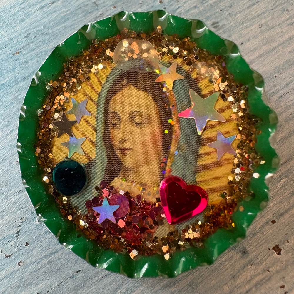 From Santa Fe, NM a Hand-Crafted Virgin Mary Bottlecap Shrine Pin with Sequins - Picture 7 of 7